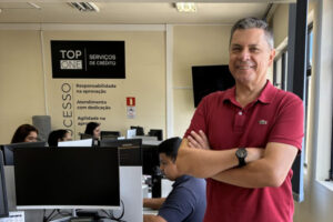 Brasileiros driblam limite do cartão e retomam o crediário para financiar compras